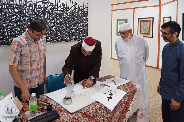 بازدید شیخ المصراوی از بخش ایران در جشنواره هنرهای قرآنی مالزی