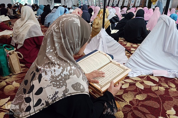 محفل قرآنی با حضور شیخ المصراوی در جشنواره رستو