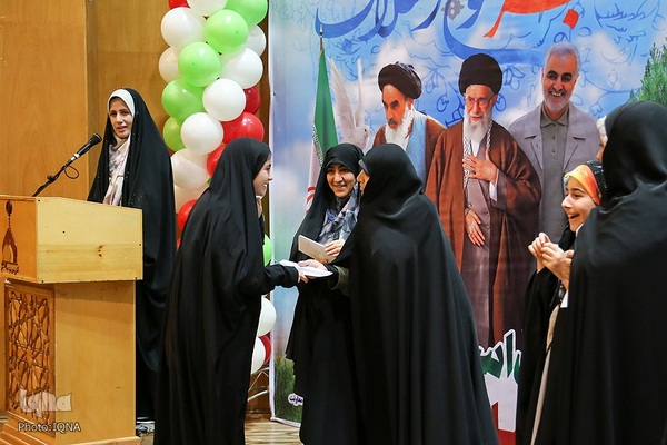 کرسی تلاوت بانوان در آستان مقدس حضرت عبدالعظیم (ع)‎