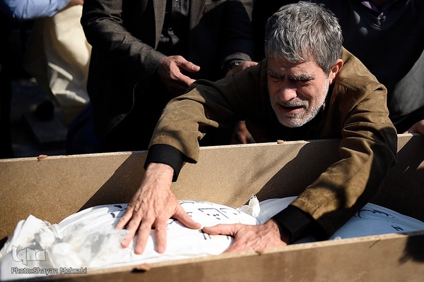 مراسم تشییع و خاکسپاری پیکر آتش نشان شهید «قریب رضا دارابی»