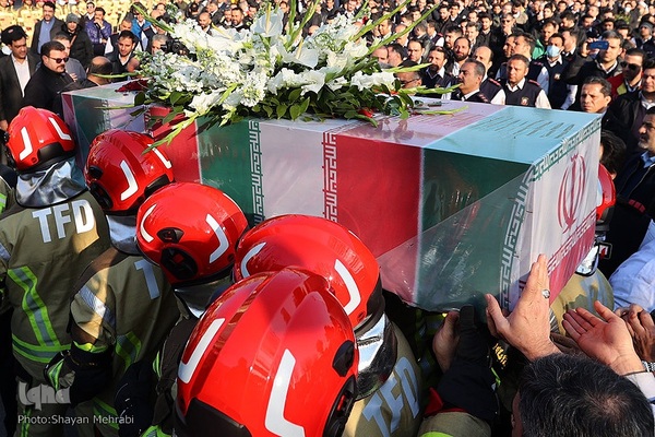 مراسم تشییع و خاکسپاری پیکر آتش نشان شهید «قریب رضا دارابی»