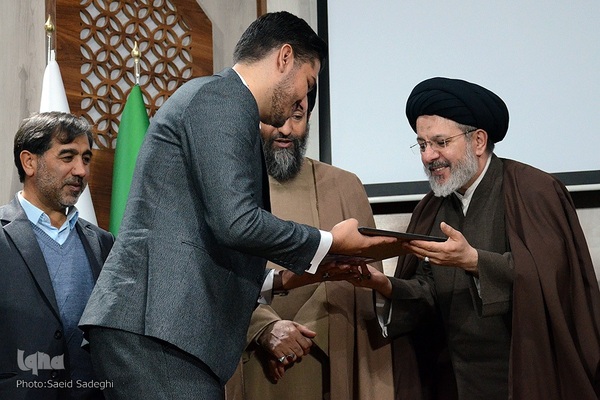 مراسم تجلیل از سینا طباخی، نفر اول رشته حفظ کل مسابقات بین المللی قرآن کریم در تبریز