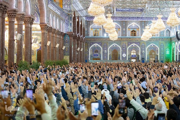 مراسم تحویل سال نو در حرم امام حسین(ع)