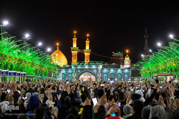 مراسم تحویل سال نو در حرم امام حسین(ع)