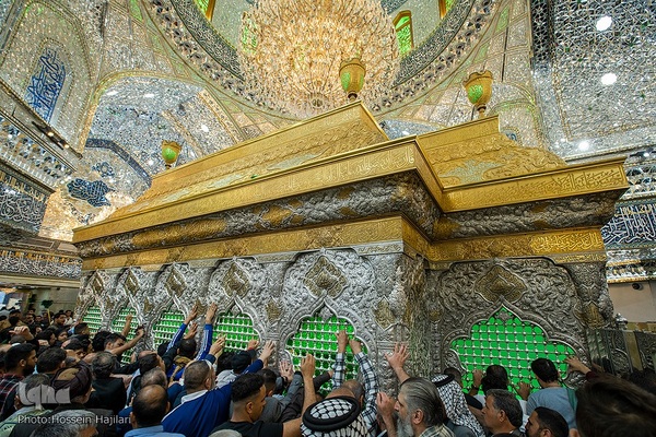 مراسم تحویل سال نو در حرم امام حسین(ع)