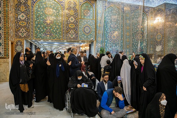 مراسم تحویل سال نو در حرم امام حسین(ع)