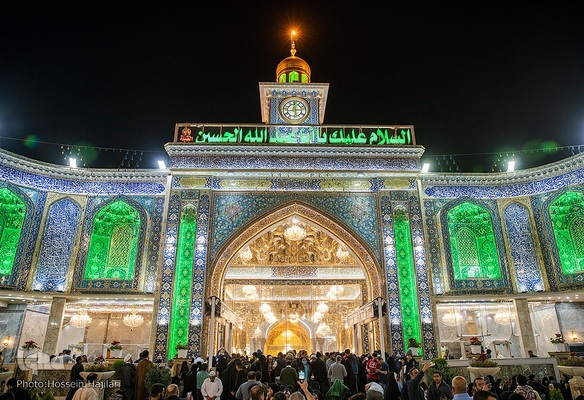 مراسم تحویل سال نو در حرم امام حسین(ع)