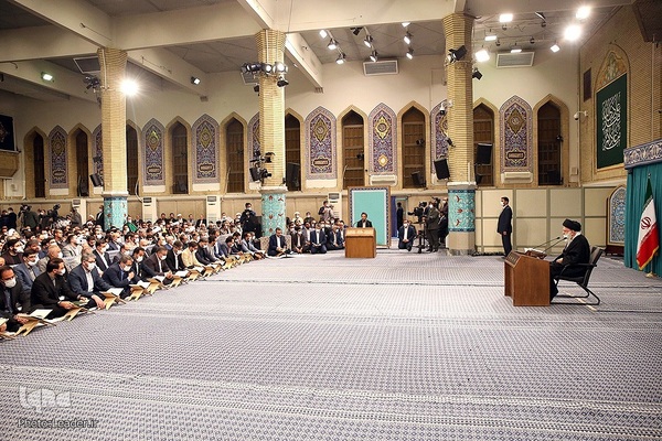 محفل نورانی انس با قرآن کریم با حضور حضرت آیت‌الله العظمی خامنه‌ای، رهبر انقلاب اسلامی