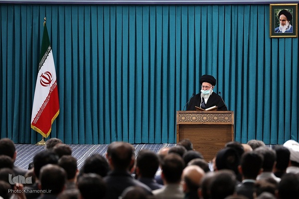 محفل نورانی انس با قرآن کریم با حضور حضرت آیت‌الله العظمی خامنه‌ای، رهبر انقلاب اسلامی