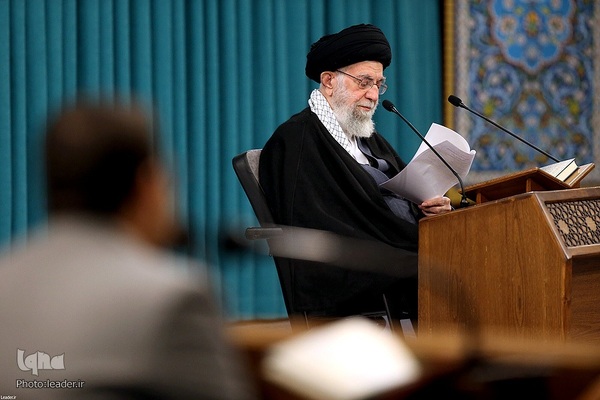 محفل نورانی انس با قرآن کریم با حضور حضرت آیت‌الله العظمی خامنه‌ای، رهبر انقلاب اسلامی
