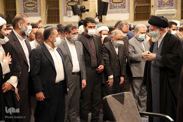 محفل نورانی انس با قرآن کریم با حضور حضرت آیت‌الله العظمی خامنه‌ای، رهبر انقلاب اسلامی