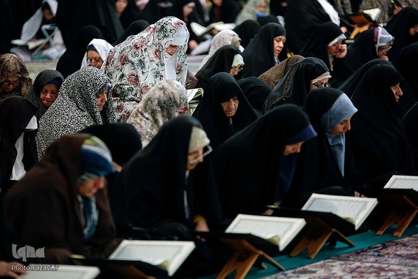 جزءخوانی قرآن کریم در آستان رضوی