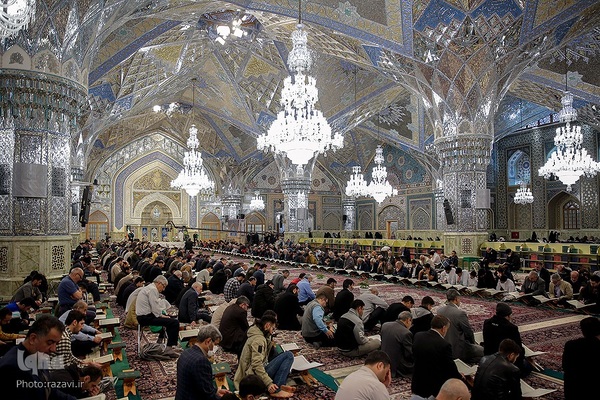 جزءخوانی قرآن کریم در آستان رضوی