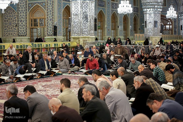 جزءخوانی قرآن کریم در آستان رضوی