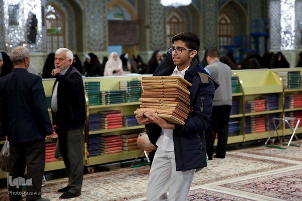 ترتیل خوانی قرآن کریم در حرم مطهر رضوی