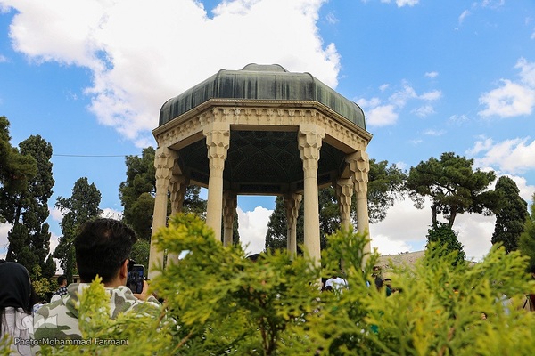 مسافران نوروزی در حافظ