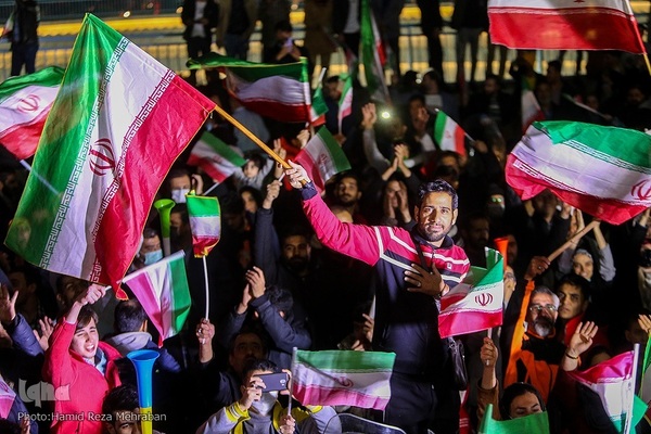 جشن پیروزی غرورآفرین تیم ملی فوتبال ایران در برابر تیم ملی ولز در تهران