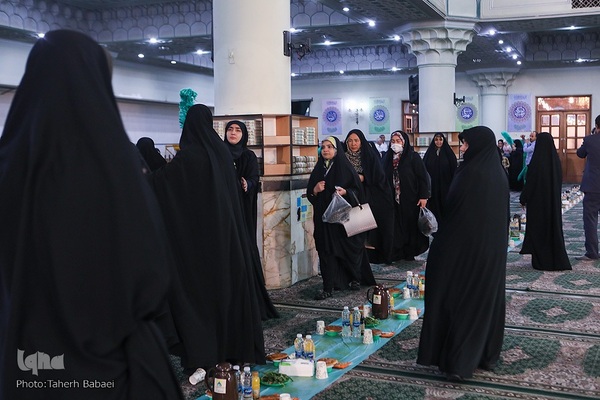 سفره افطار 2هزار نفری در شب ولادت امام حسن مجتبی (ع)