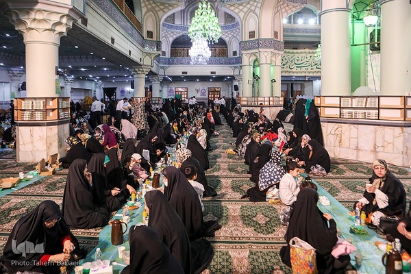 سفره افطار 2هزار نفری در شب ولادت امام حسن مجتبی (ع)