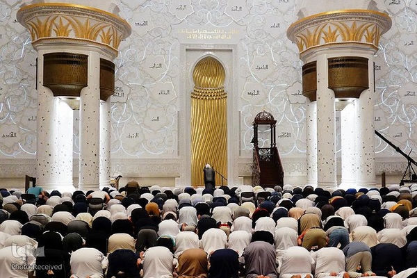 اقامه نماز جماعت مسلمانان جهان در رمضان