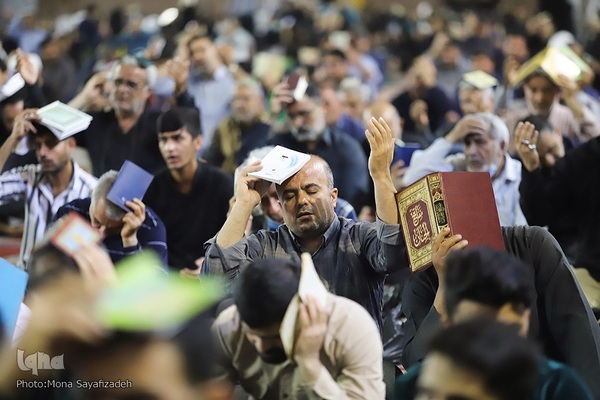 مراسم احیای شب نوزدهم ماه مبارک رمضان رمضان در مصلی اهواز