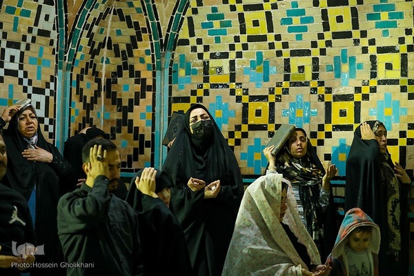 مراسم احیای شب نوزدهم ماه مبارک رمضان رمضان در آستان مقدس امامزاده حسین(ع) قزوین
