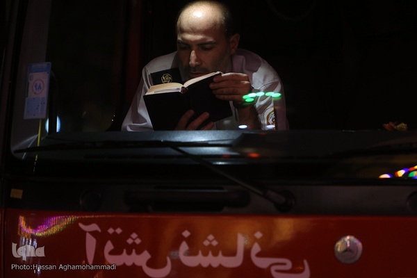 مراسم احیای شب ۲۳ ماه مبارک رمضان در مسجد امام صادق (ع) میدان فلسطین