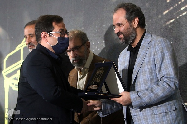 آیین اختتامیه نخستین جایزه ادبی حافظ «جشنواره شعر قرآنی»