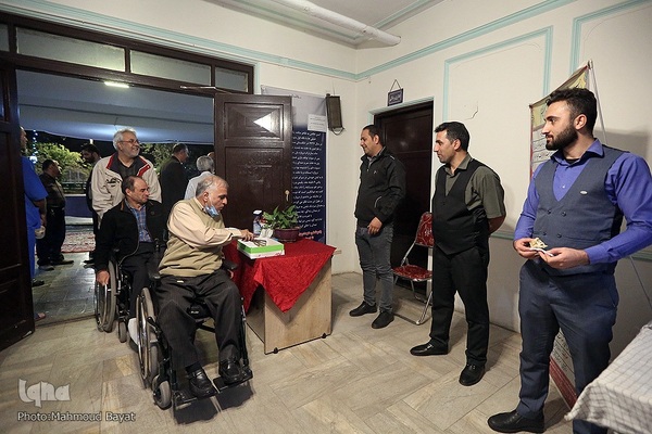 افطار جهادگران دانشگاهی با جانبازان آسایشگاه ثارالله