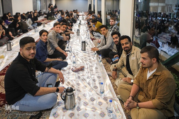 محفل دانشجویی انس باقرآن کریم در دانشگاه علم و فرهنگ