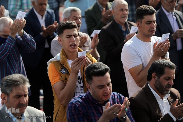 نماز عید سعید فطر در جوار حرم مطهر حضرت عبدالعظیم حسنی علیه‌السلام