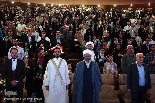 گردهمایی برنامه تلویزیونی محفل در مرکز همایش‌های بین المللی برج میلاد تهران