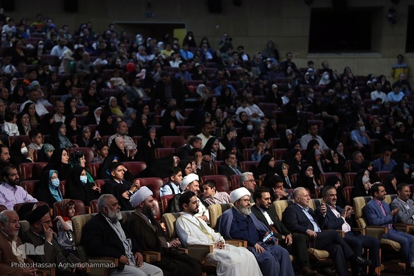 گردهمایی برنامه تلویزیونی محفل در مرکز همایش‌های بین المللی برج میلاد تهران