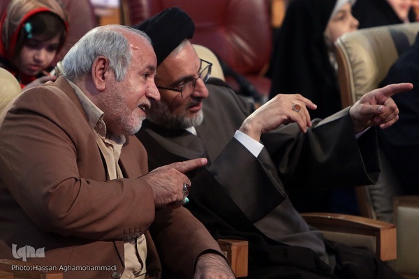 گردهمایی برنامه تلویزیونی محفل در مرکز همایش‌های بین المللی برج میلاد تهران