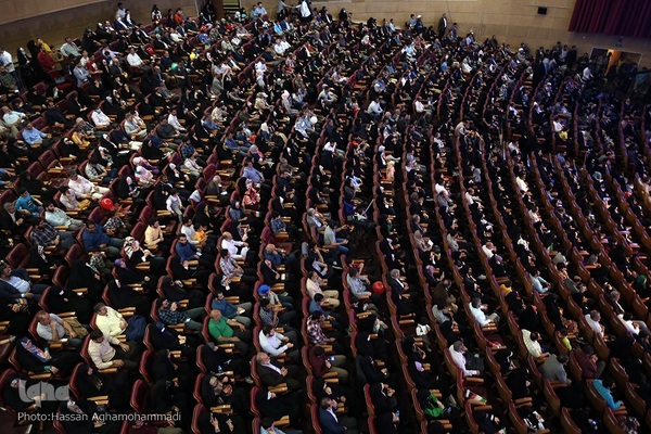 گردهمایی برنامه تلویزیونی محفل در مرکز همایش‌های بین المللی برج میلاد تهران