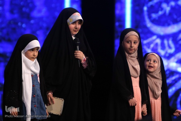 گردهمایی برنامه تلویزیونی محفل در مرکز همایش‌های بین المللی برج میلاد تهران