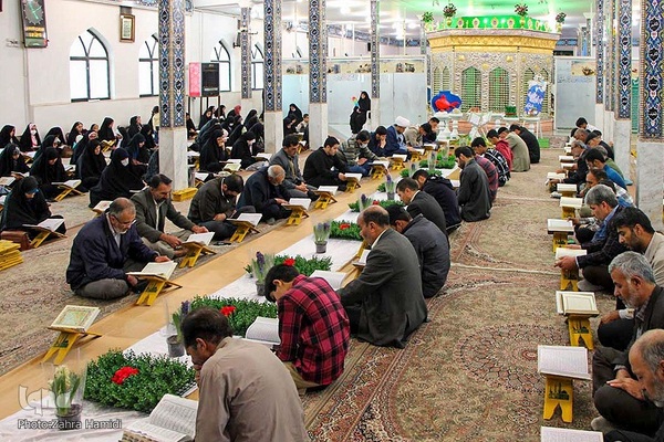 جزءخوانی قرآن در امامزادگان باقریه بیرجند
