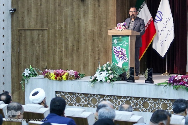 تجلیل از معلمان نمونه استانی و کشوری