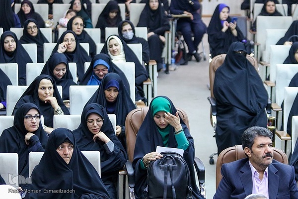 تجلیل از معلمان نمونه استانی و کشوری