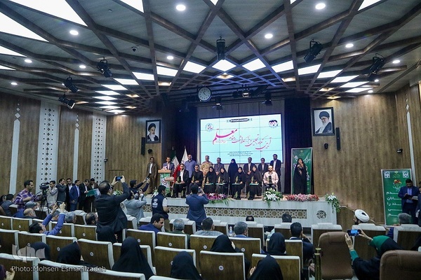 تجلیل از معلمان نمونه استانی و کشوری