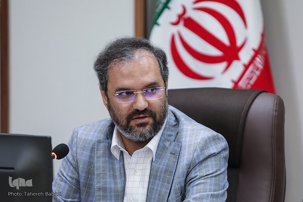 علیرضا معاف در تجلیل از اعضای شورا و مدیران ارشد نمایشگاه قرآن