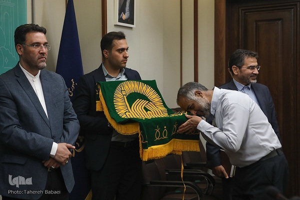 تجلیل از اعضای شورا و مدیران ارشد نمایشگاه قرآن