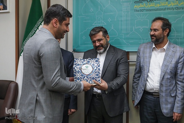 تجلیل از اعضای شورا و مدیران ارشد نمایشگاه قرآن