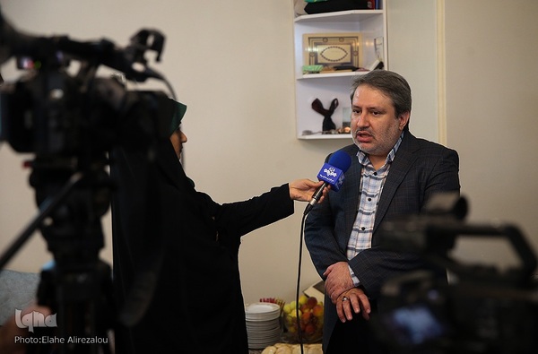 دیدار قرآنیان پیرو مکتب شهید سلیمانی و جمعی از مدیران جهاددانشگاهی با خانواده شهید تقوی