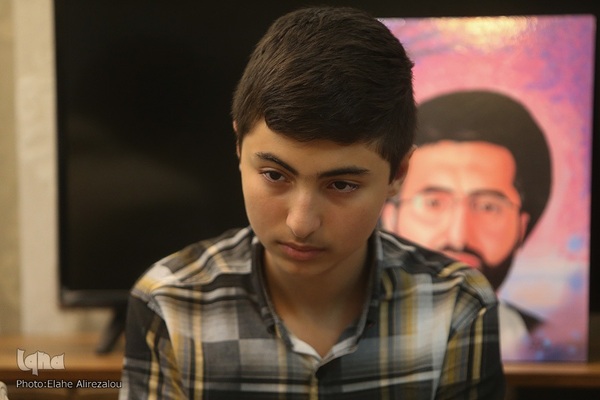 دیدار قرآنیان پیرو مکتب شهید سلیمانی و جمعی از مدیران جهاددانشگاهی با خانواده شهید تقوی