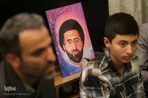 دیدار قرآنیان پیرو مکتب شهید سلیمانی و جمعی از مدیران جهاددانشگاهی با خانواده شهید تقوی