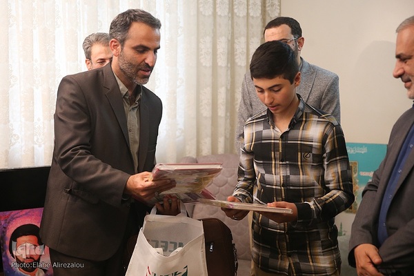 دیدار قرآنیان پیرو مکتب شهید سلیمانی و جمعی از مدیران جهاددانشگاهی با خانواده شهید تقوی