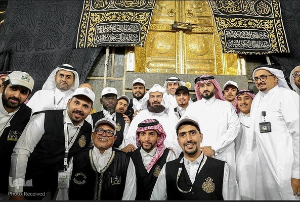 پوشش کعبه مقدس به منظور آمادگی برای موسم حج