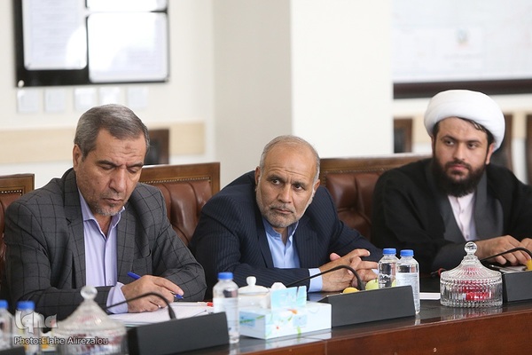 نشست فراکسیون قرآن مجلس با جمعی از پیشکسوتان و فعالان قرآنی