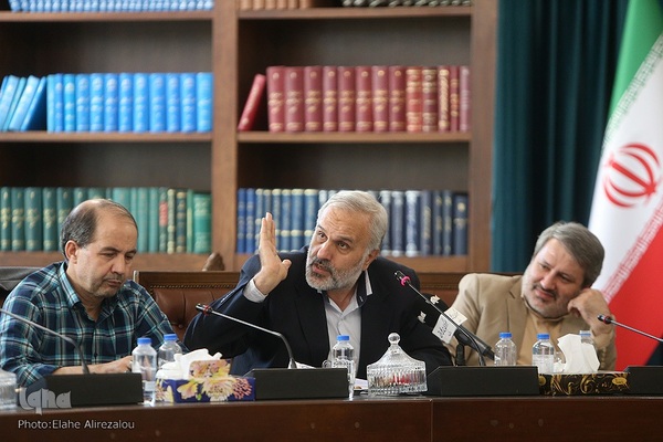 نشست فراکسیون قرآن مجلس با جمعی از پیشکسوتان و فعالان قرآنی